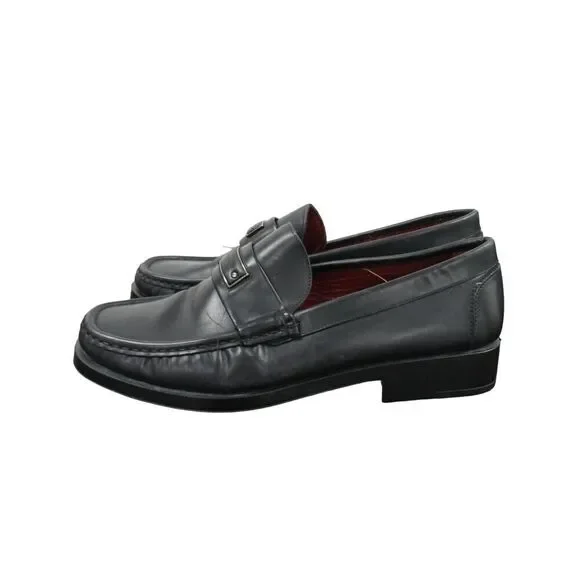 Salvadores ferragamo shoes. 9.5 Almost new Salvatore Ferragamo sz 9.5 aa cream color shoes  main image 3